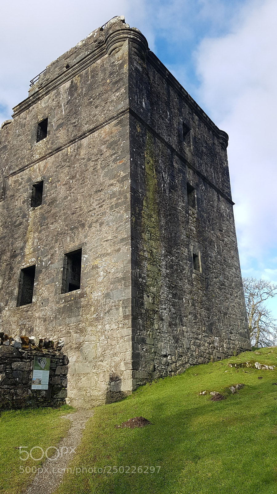 Samsung Galaxy S7 Edge sample photo. Carnassarie castle photography