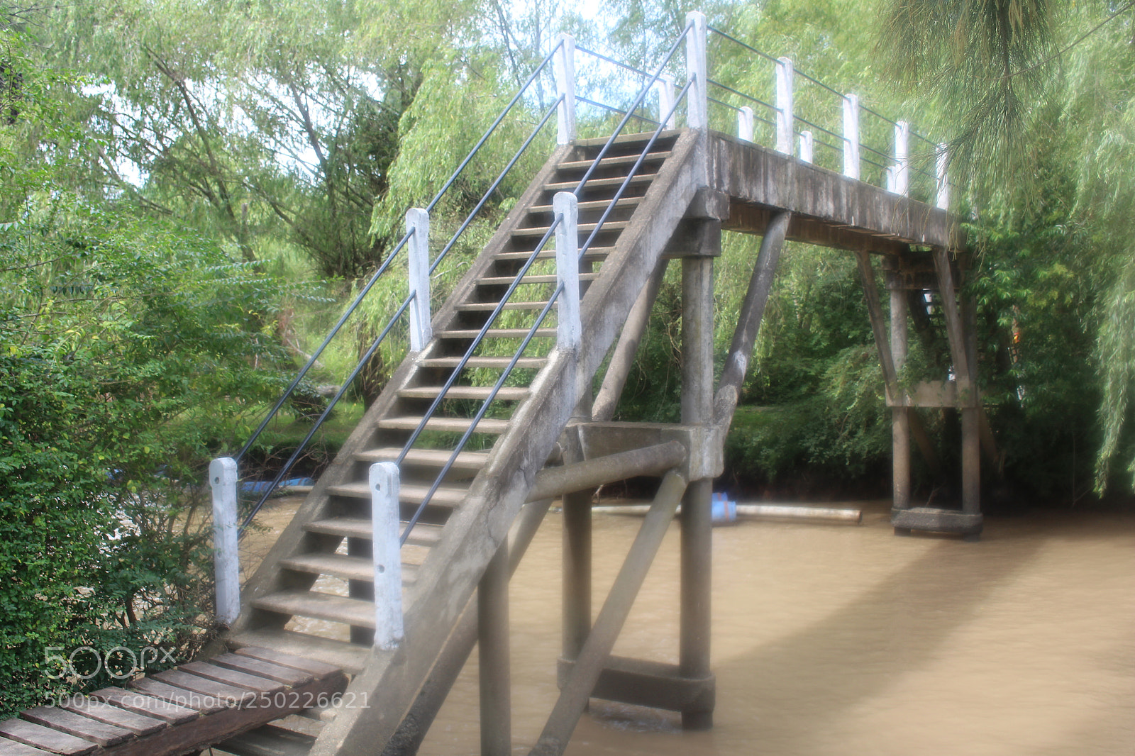 Canon EOS 700D (EOS Rebel T5i / EOS Kiss X7i) sample photo. Puente de concreto photography