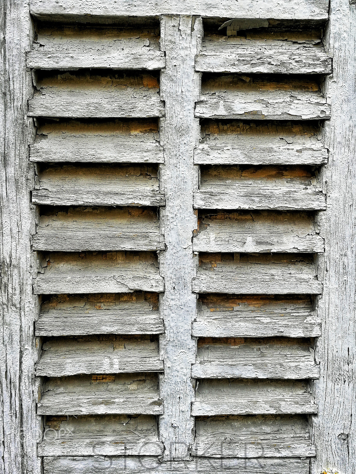 HUAWEI P10 sample photo. Old wooden window shutter photography