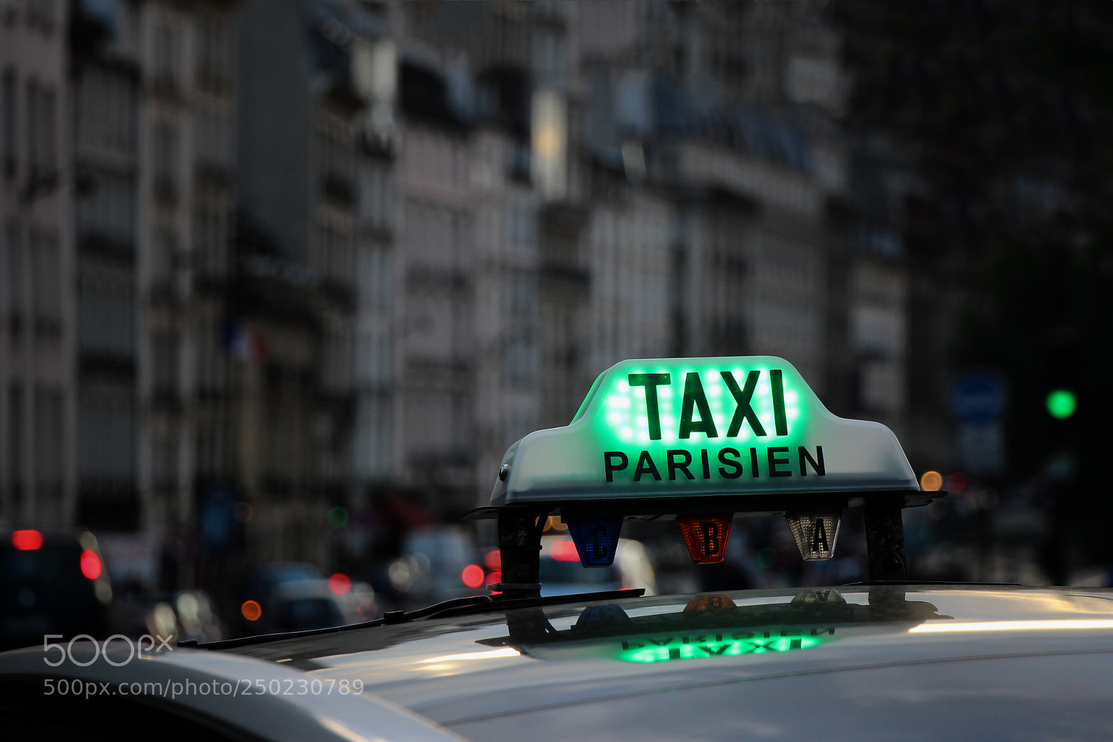 Canon EOS 650D (EOS Rebel T4i / EOS Kiss X6i) sample photo. Taxi photography