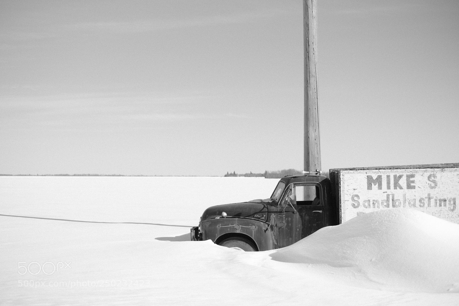 Fujifilm X-H1 sample photo. Roadside old truck photography