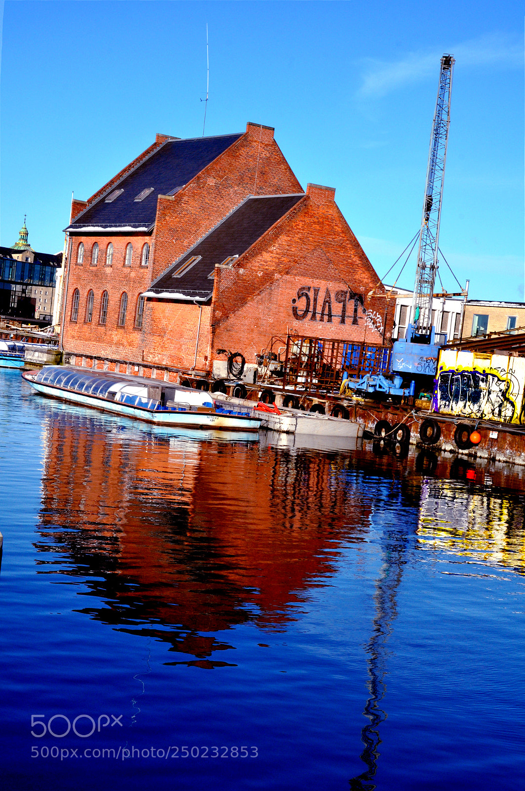 Nikon D90 sample photo. Workshop and reflections photography