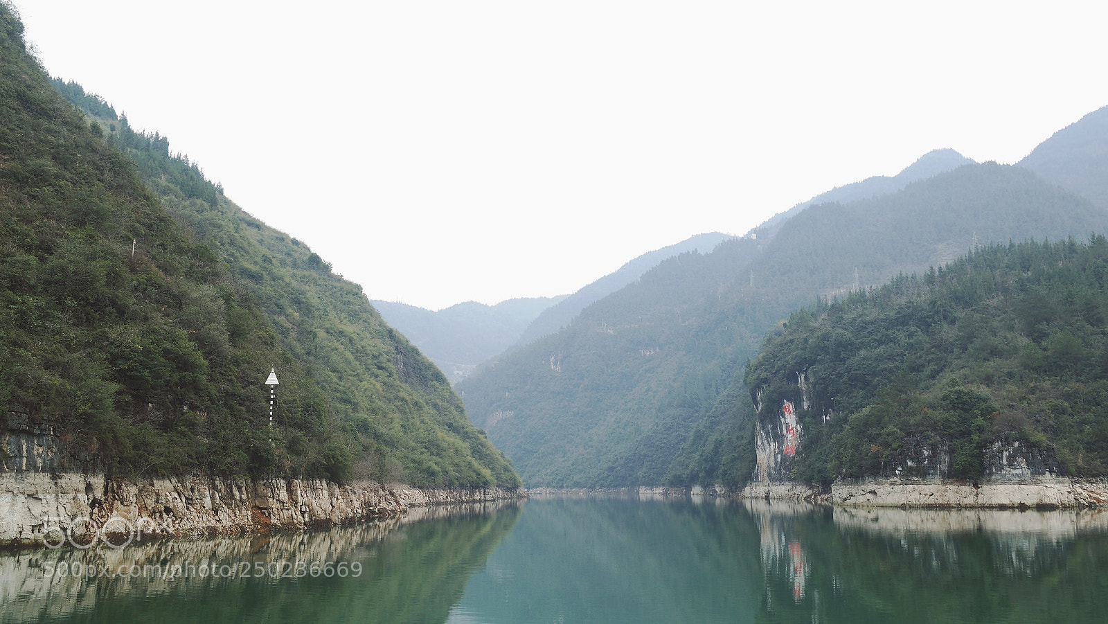 Samsung NX2000 sample photo. Lake photography