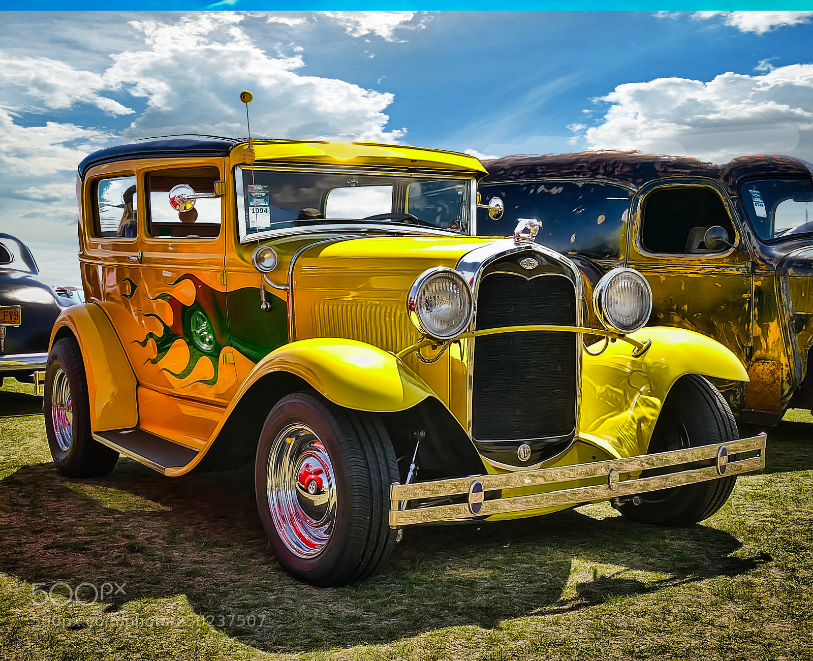 Panasonic Lumix DMC-FZ1000 sample photo. Vintage yellow ford photography