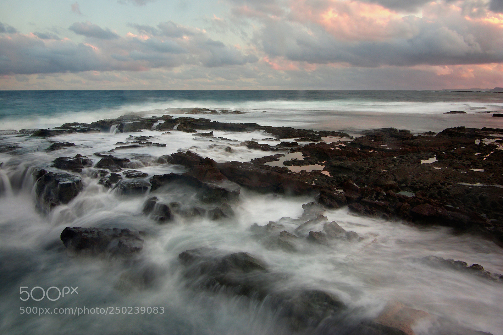 Pentax K200D sample photo. Rock shelf photography