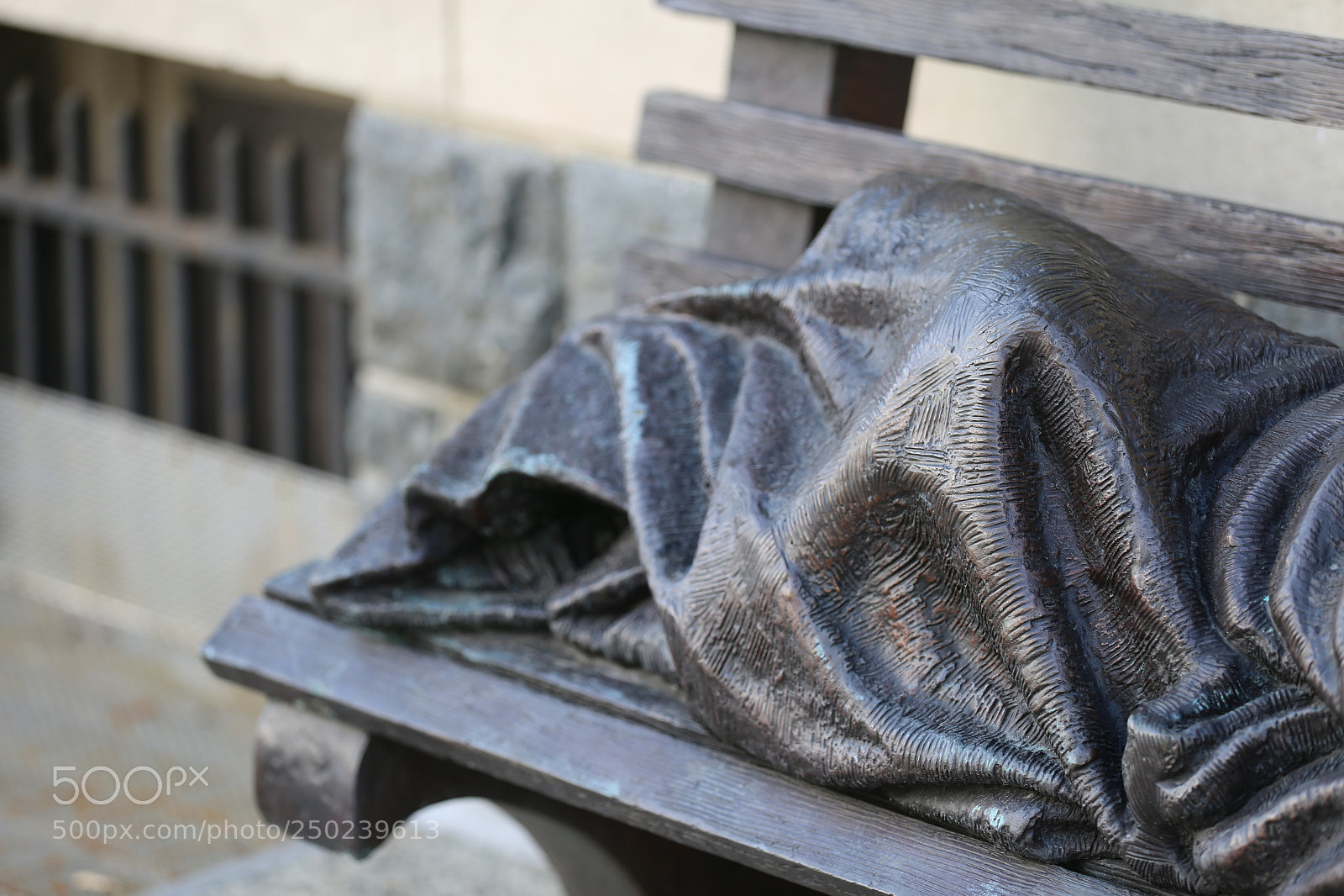 Canon EF 70-200mm F2.8L IS II USM sample photo. Homeless sculpture photography