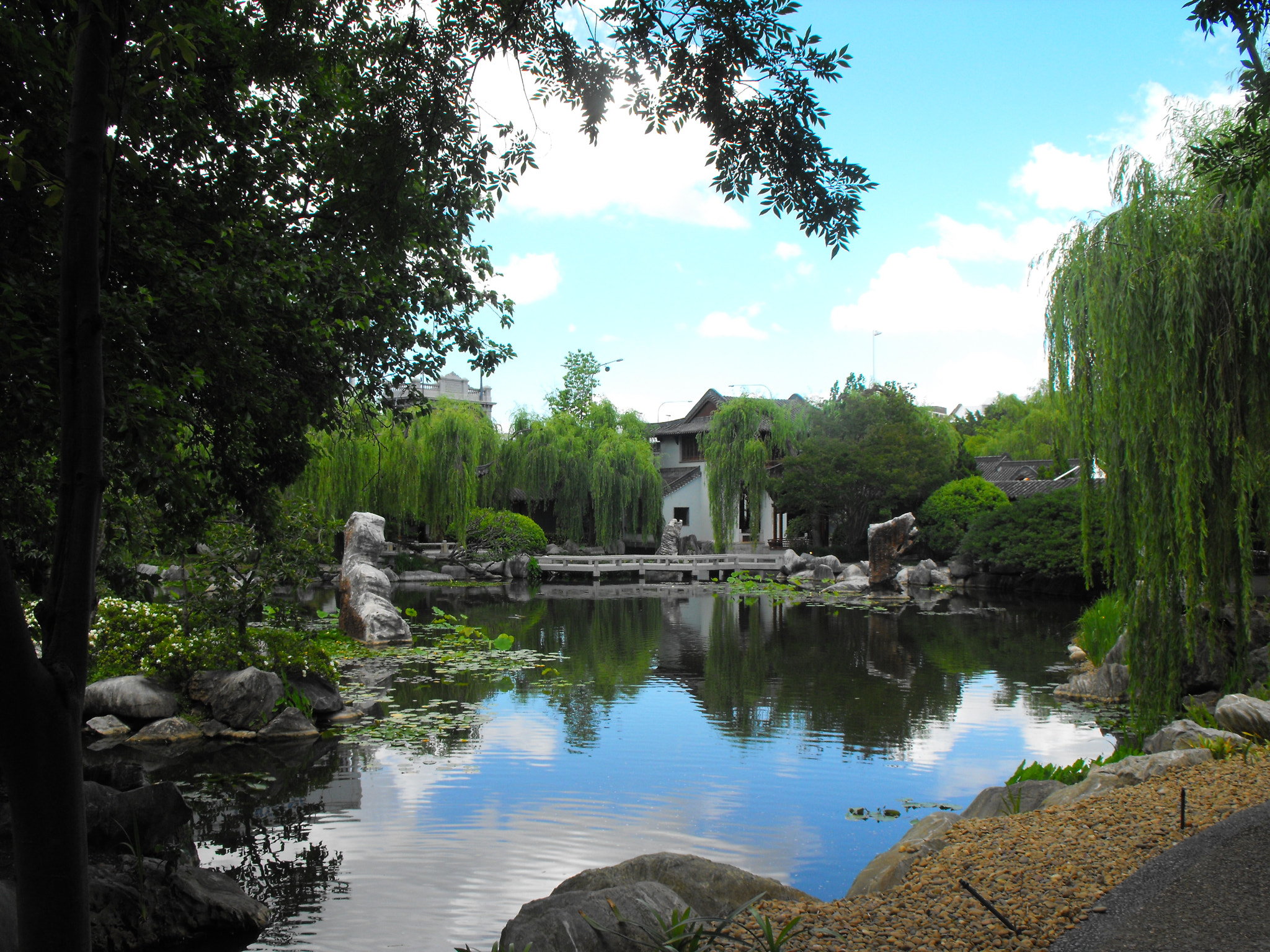 Fujifilm FinePix S1000fd sample photo. Chinese garden, sydney photography