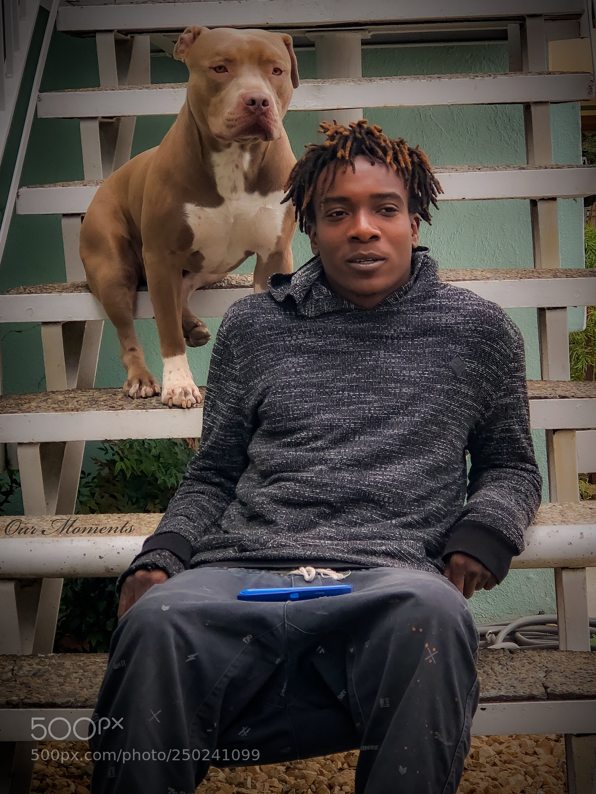 Apple iPhone 8 Plus sample photo. A man and his photography
