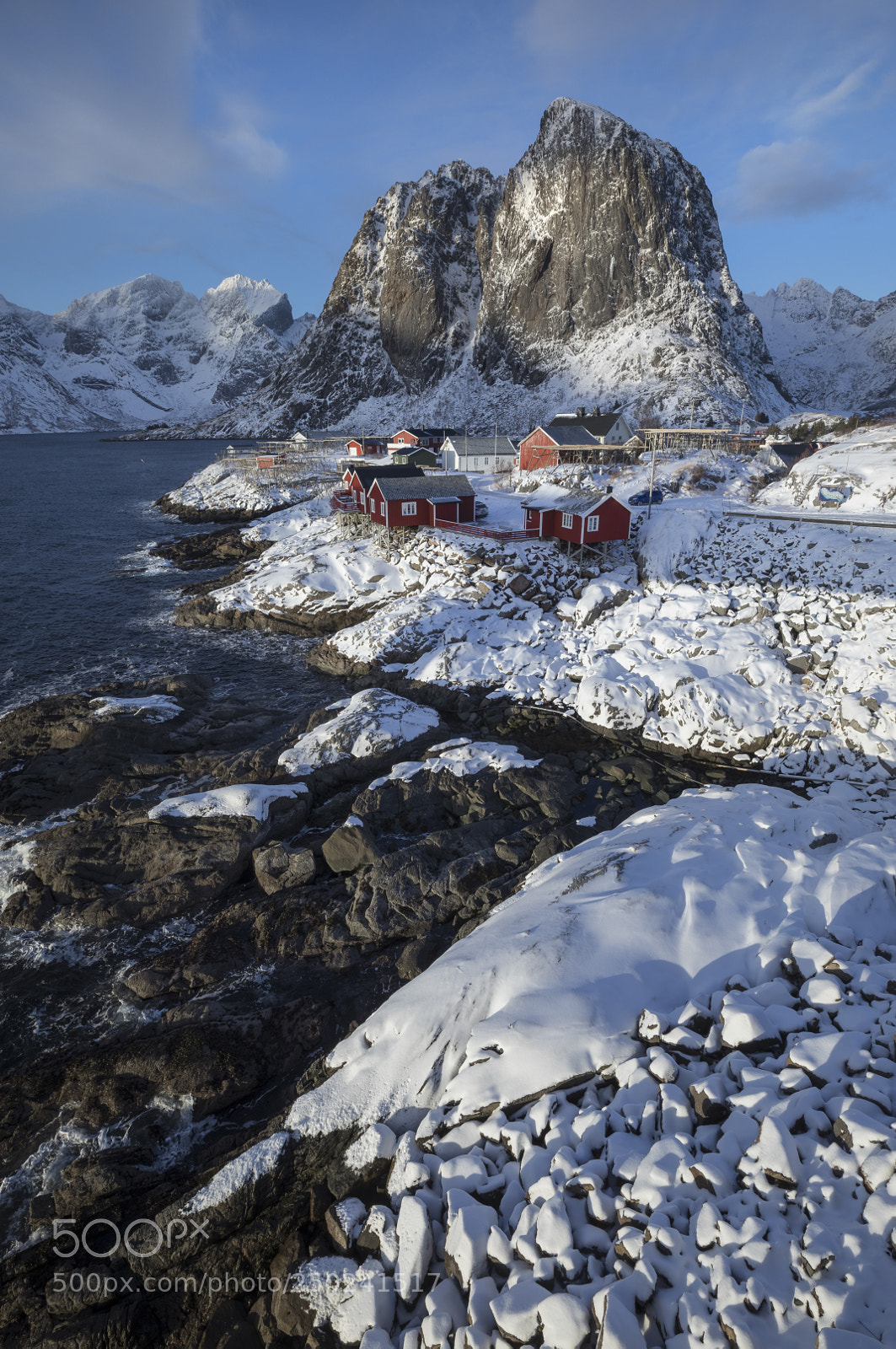Canon EOS 5D Mark IV sample photo. Winter sun at hamnoy photography