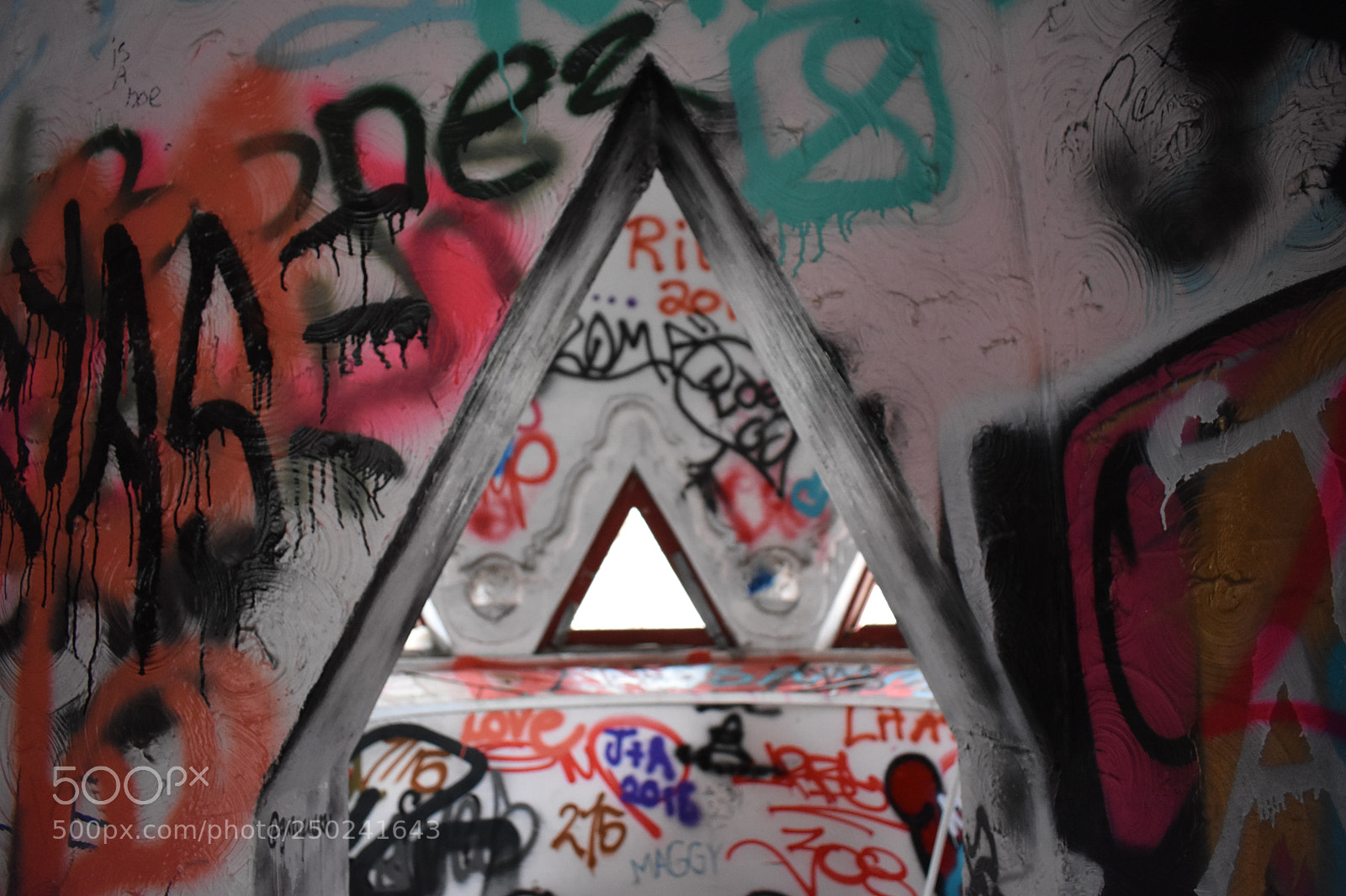 Nikon D3400 sample photo. Triangular photography
