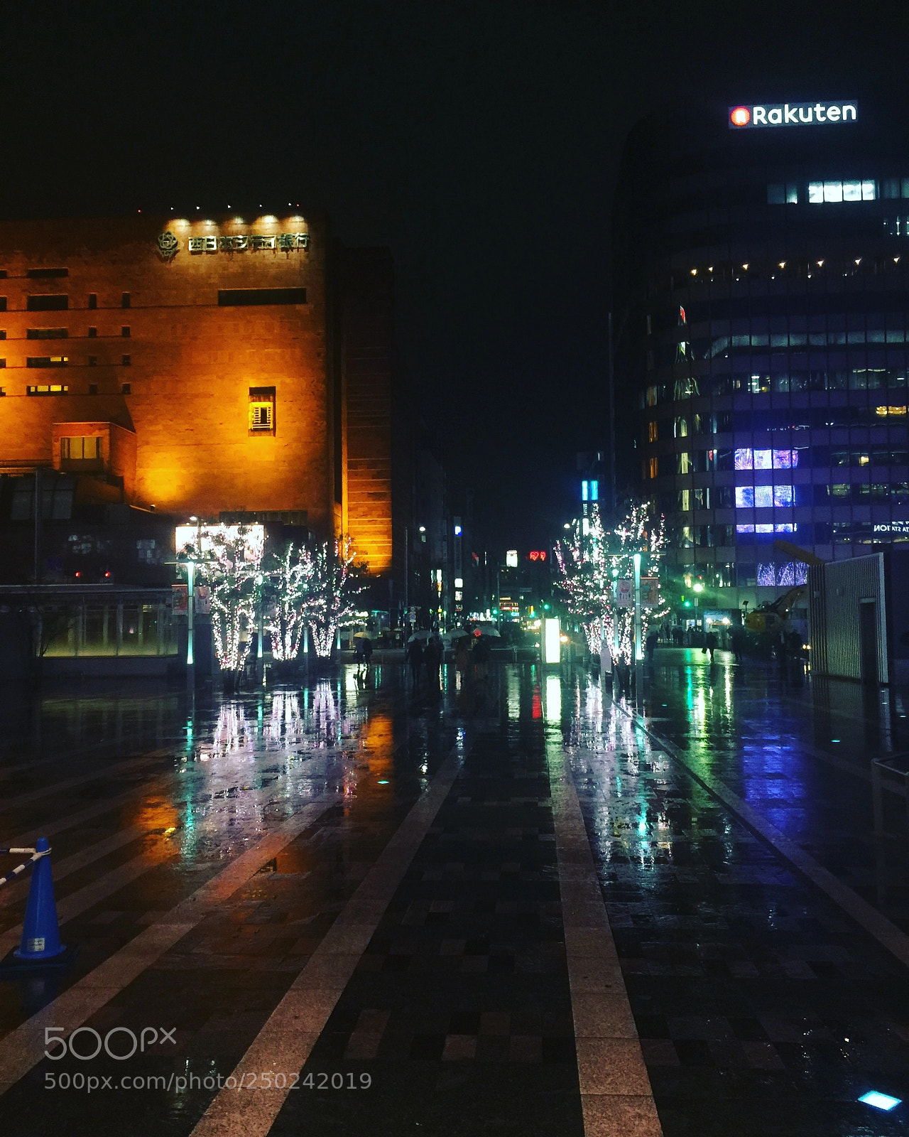 Apple iPhone 6 Plus sample photo. Illuminated night photography