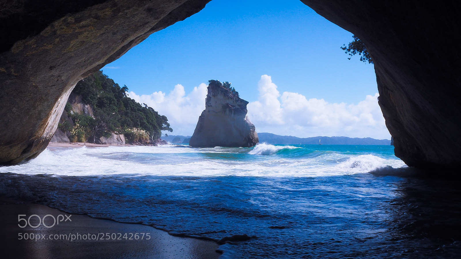 Olympus OM-D E-M10 II sample photo. Catherdral cove photography