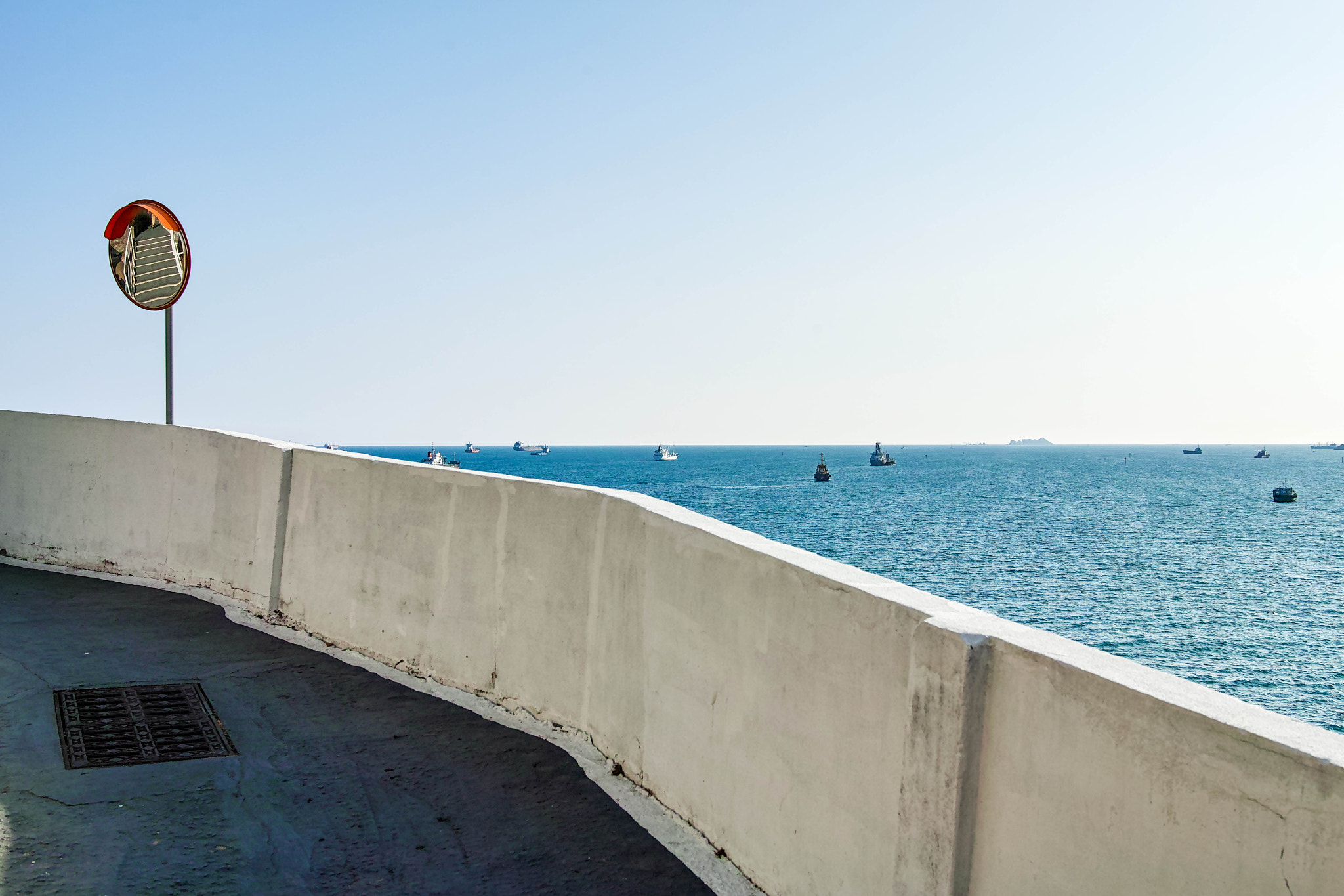 Sigma sd Quattro sample photo. Alley with sea view photography