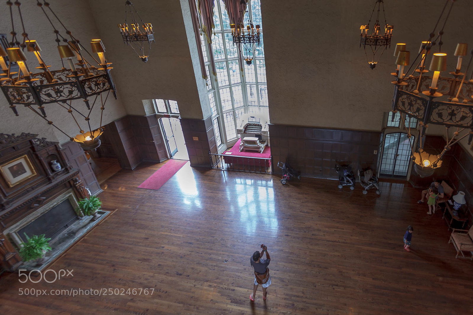 Canon EOS 5D Mark II sample photo. Casa loma in toronto. photography