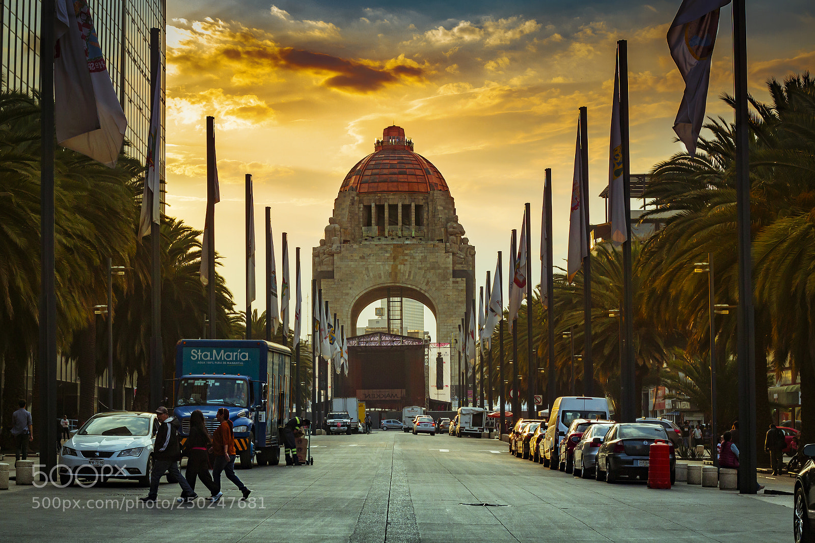 Canon EOS 700D (EOS Rebel T5i / EOS Kiss X7i) sample photo. Monumento a la revoluci photography
