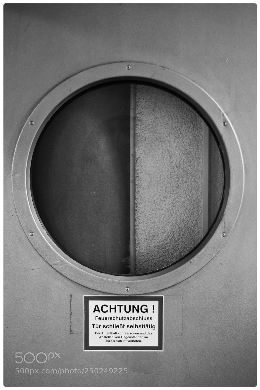 Nikon D7200 sample photo. 'porthole' photography