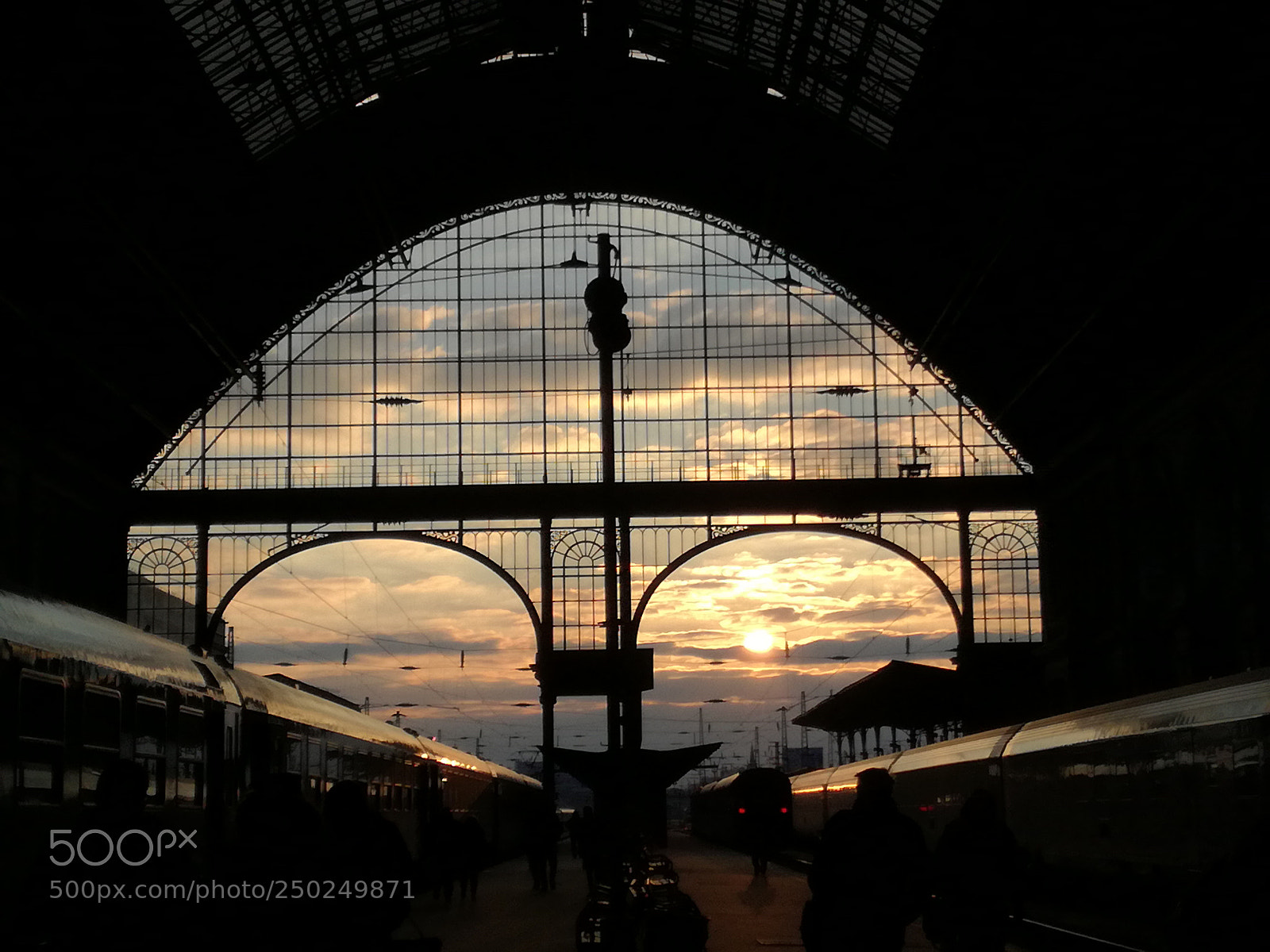 HUAWEI P9 LITE sample photo. Morning at trainstation photography