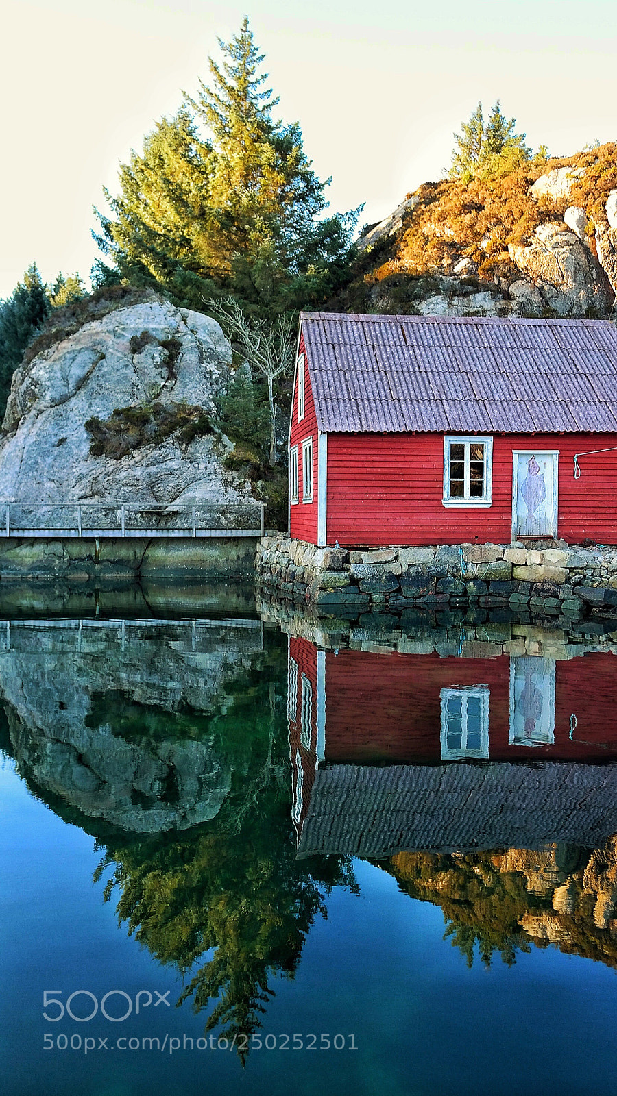 Samsung NX300 sample photo. Boathouse..  photography