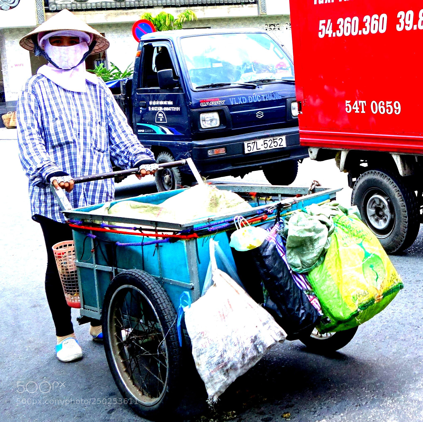 Sony Cyber-shot DSC-RX100 II sample photo. Mekong lot () photography