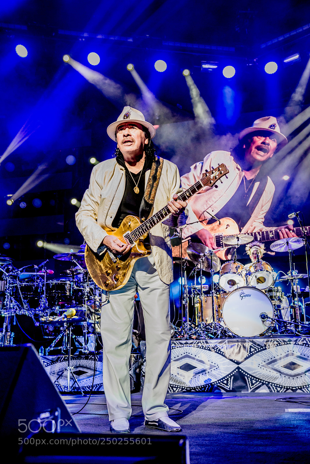 Nikon D610 sample photo. Carlos santana at centre photography