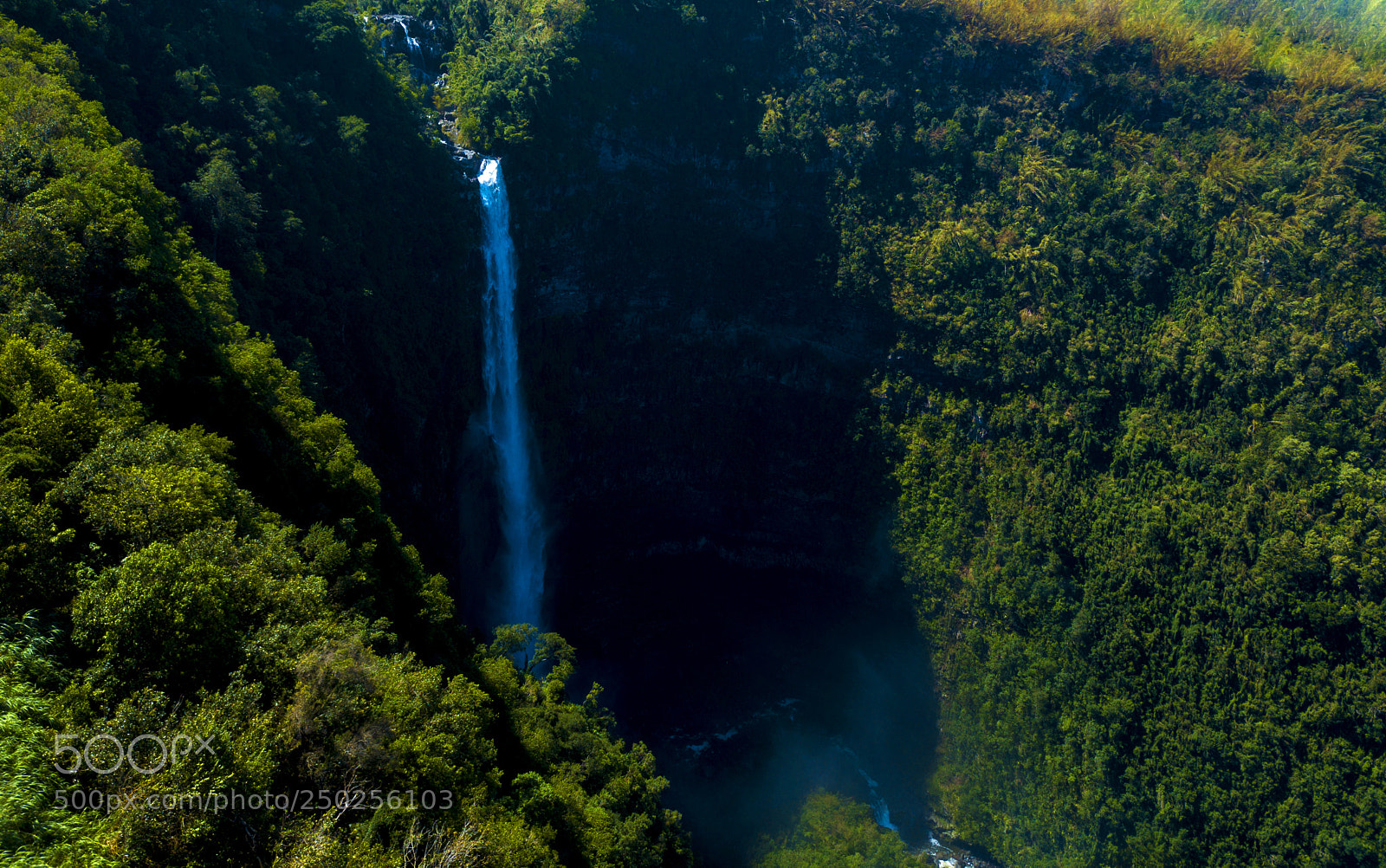 DJI FC220 sample photo. "la grande ravine" waterfall photography