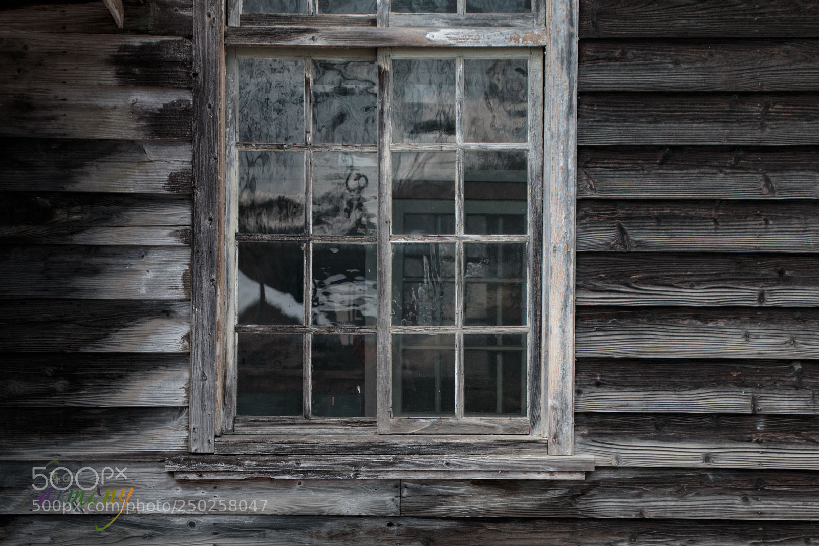 Canon EOS 70D sample photo. Old house with window photography