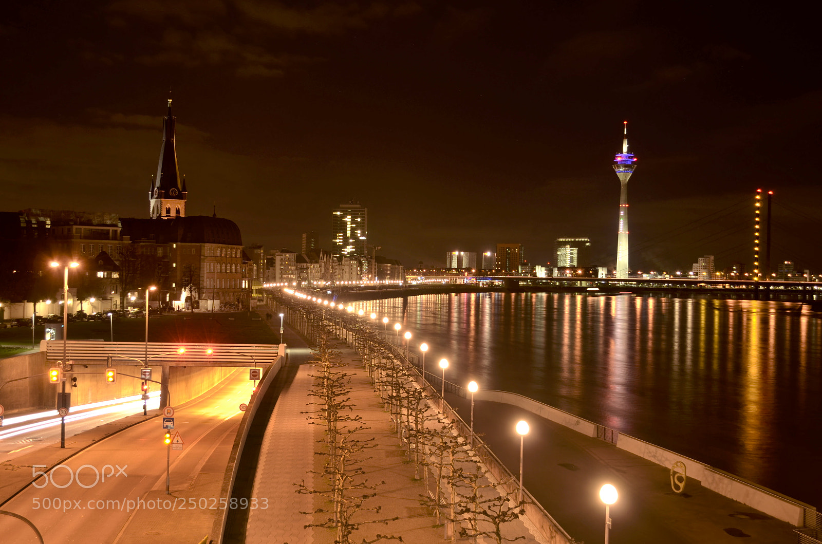 Nikon D5100 sample photo. Düsseldorf at night photography