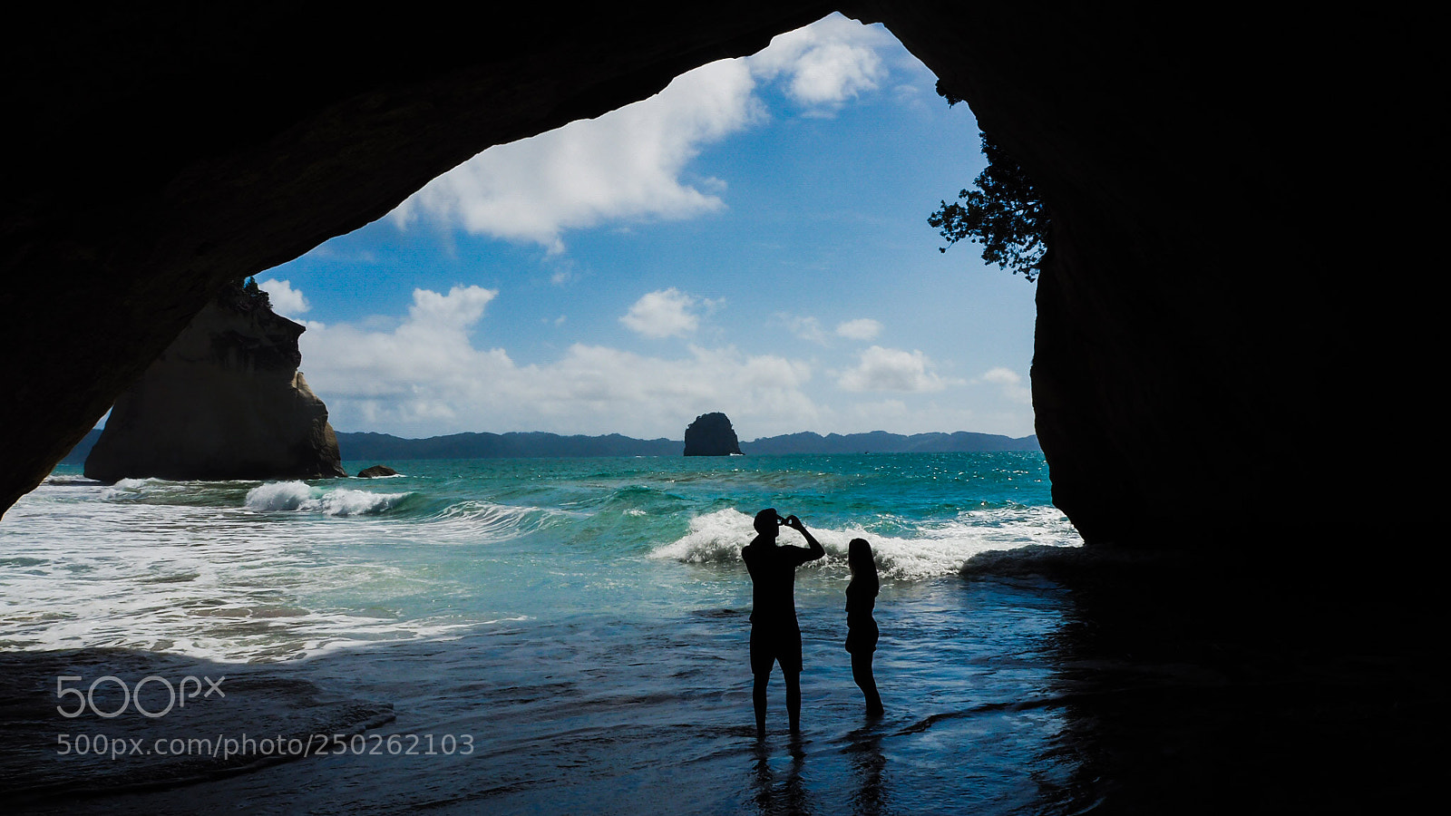 Olympus OM-D E-M10 II sample photo. Cathedral cove photography
