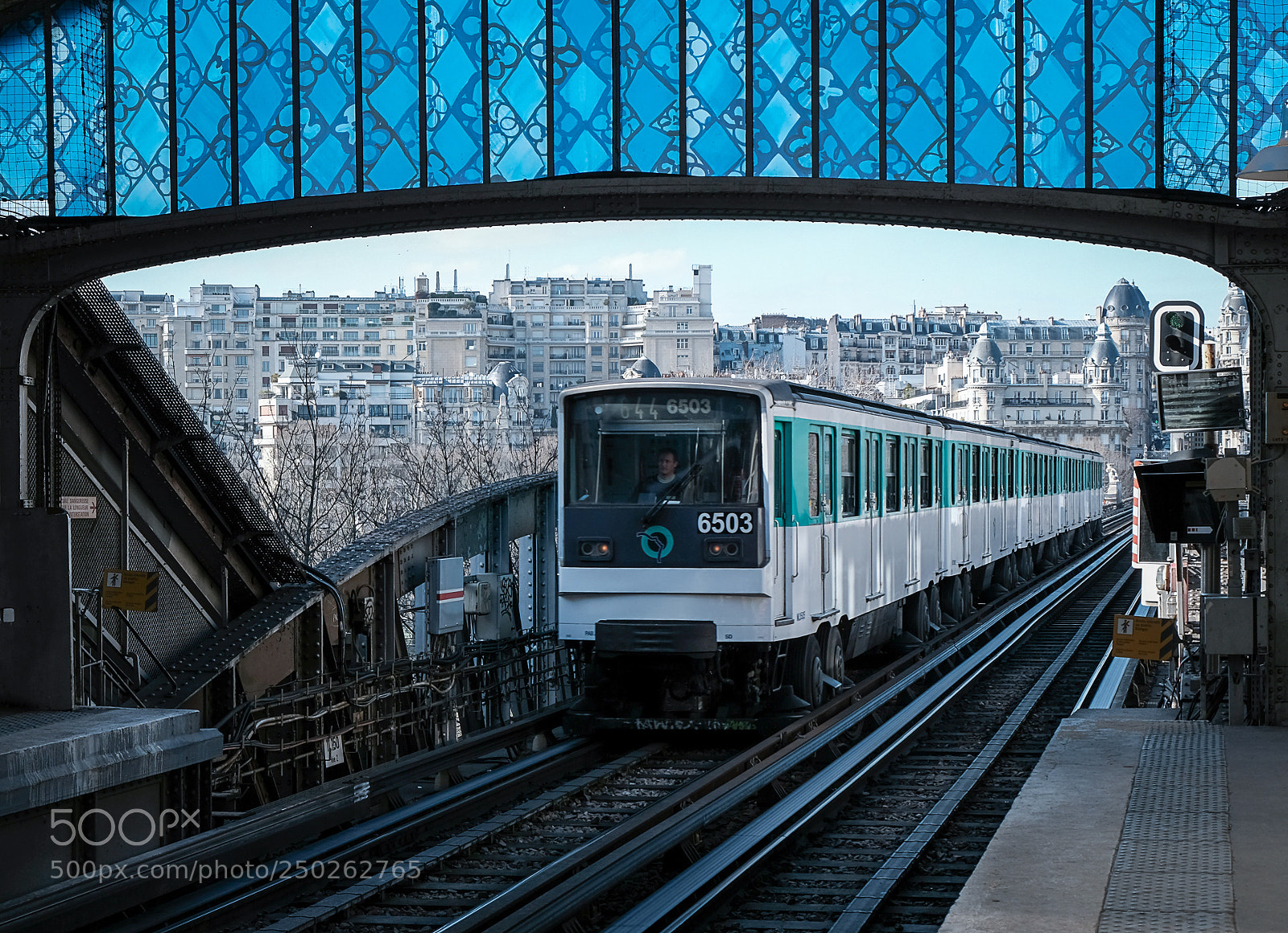 Fujifilm X-T20 sample photo. Metro train is coming photography