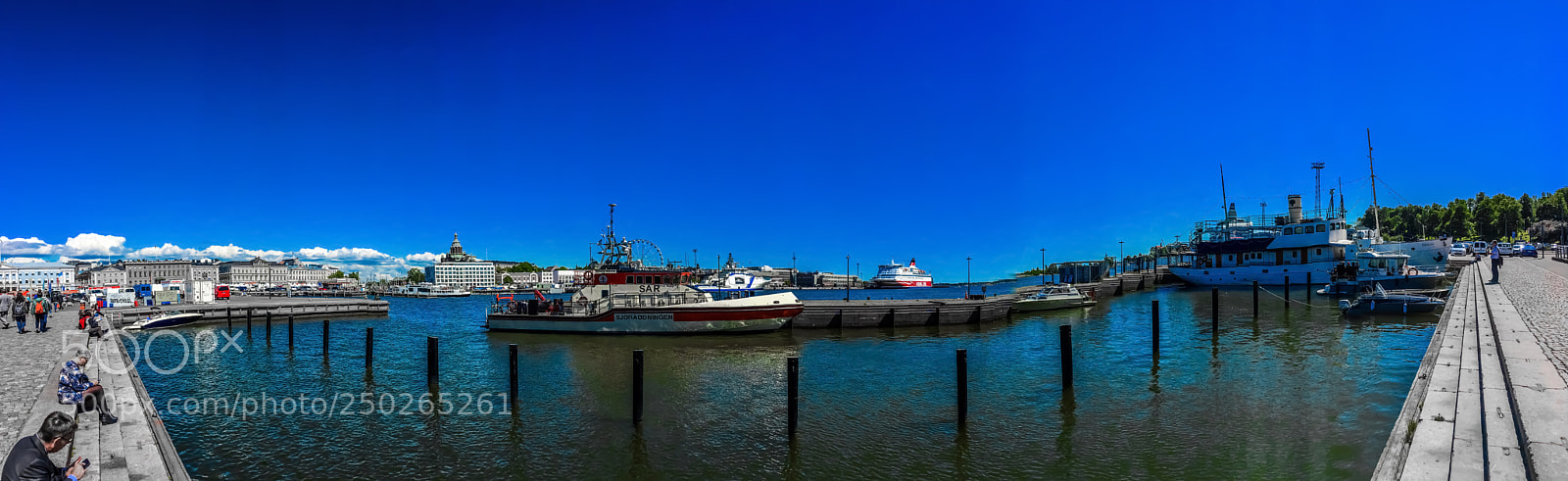 Apple iPhone SE sample photo. Panorama helsinki  photography