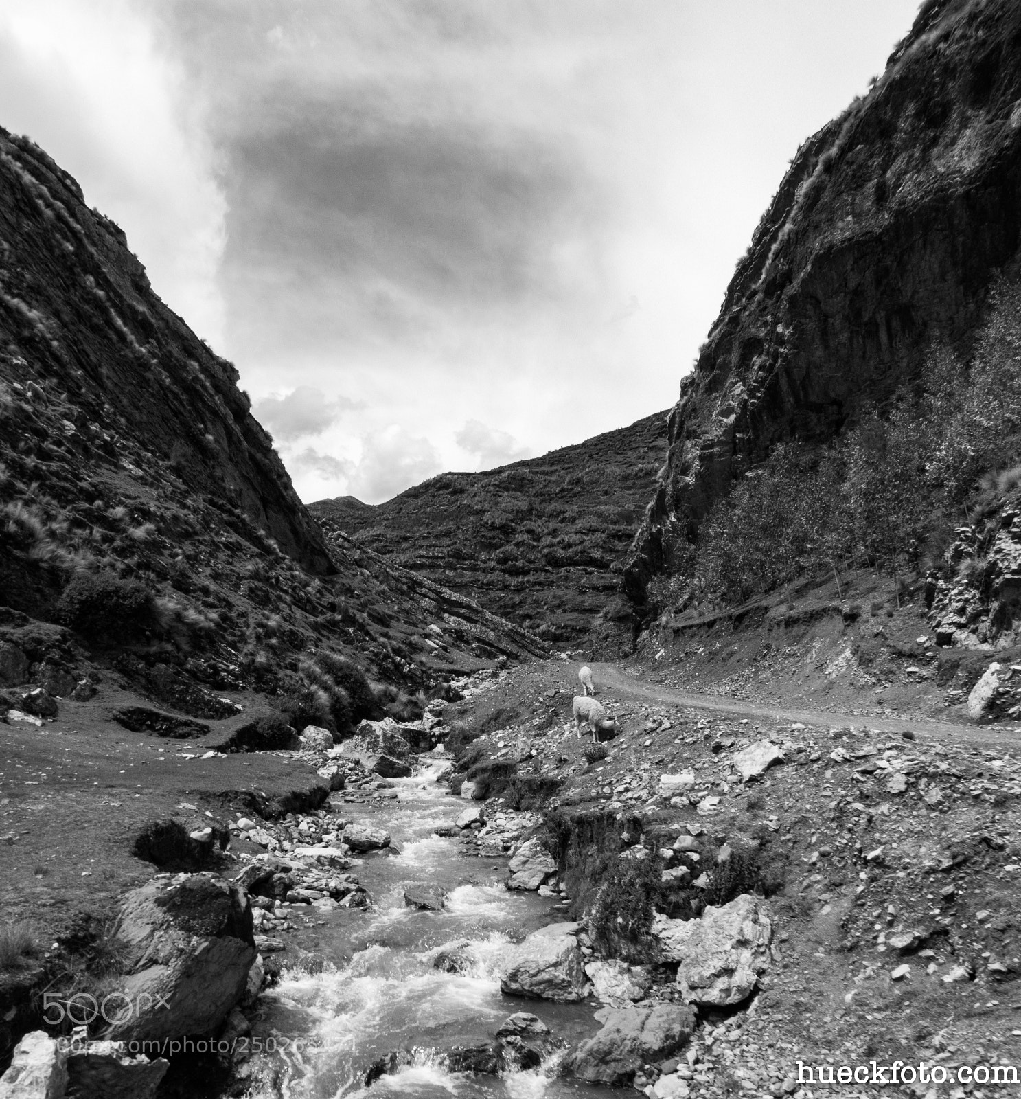 Nikon Coolpix B700 sample photo. Palccoyo rainbow mtn photography