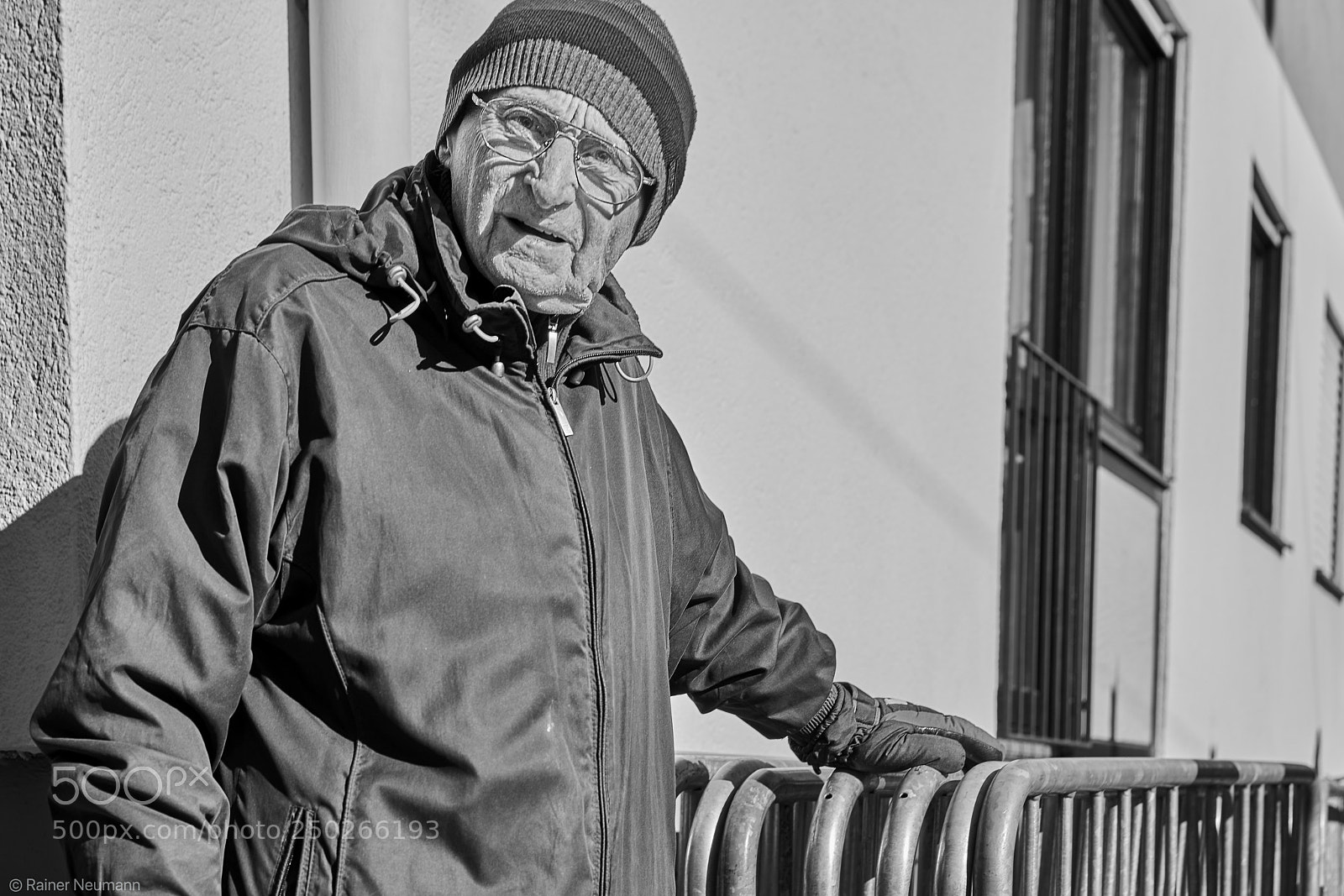Sony a7R II sample photo. Mann 472 b&w photography
