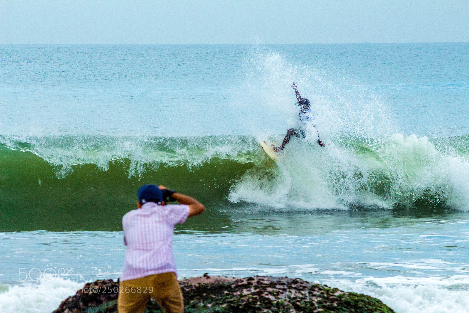 Canon EOS 700D (EOS Rebel T5i / EOS Kiss X7i) sample photo. Surfer photography