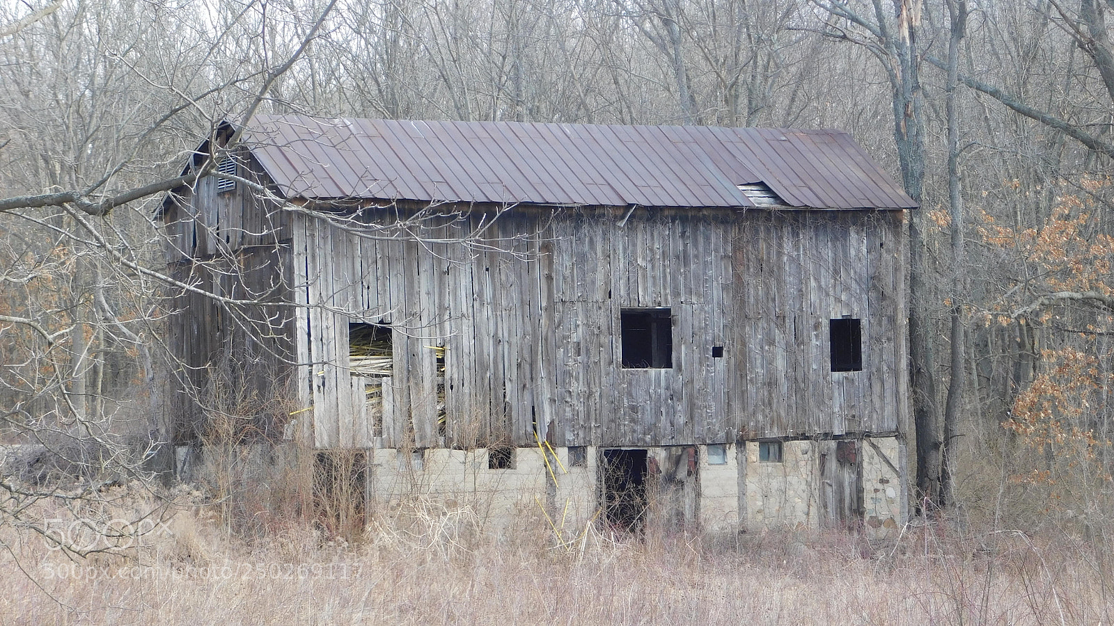 Nikon Coolpix B500 sample photo. Abandoned barn photography