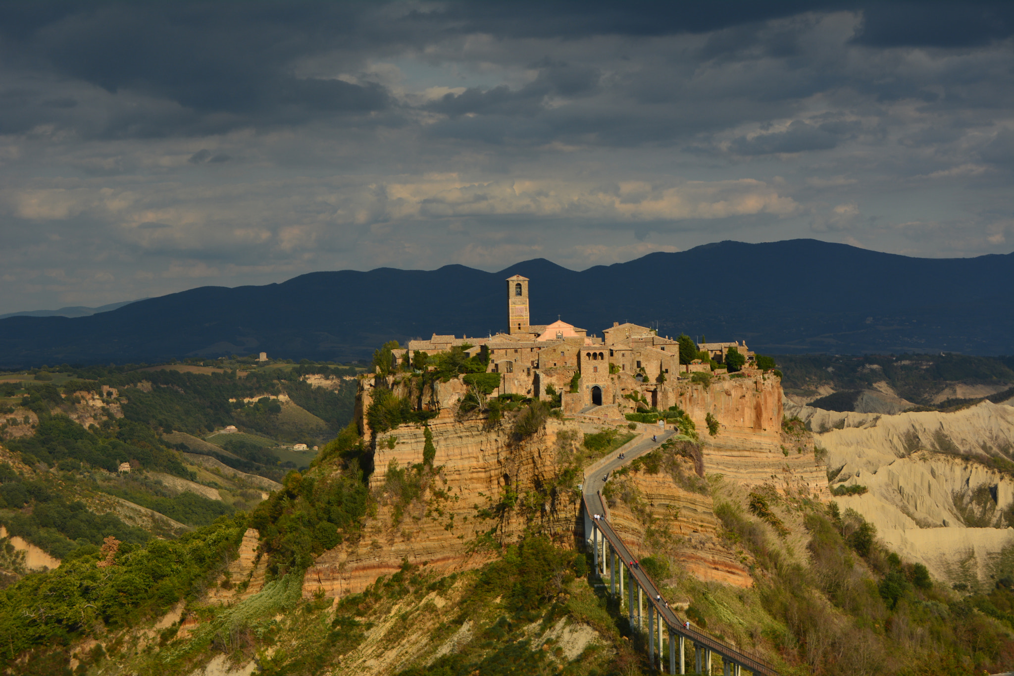 Nikon D5200 + Nikon AF-S DX Nikkor 18-55mm F3.5-5.6G II sample photo. Civita di bagnoregio photography