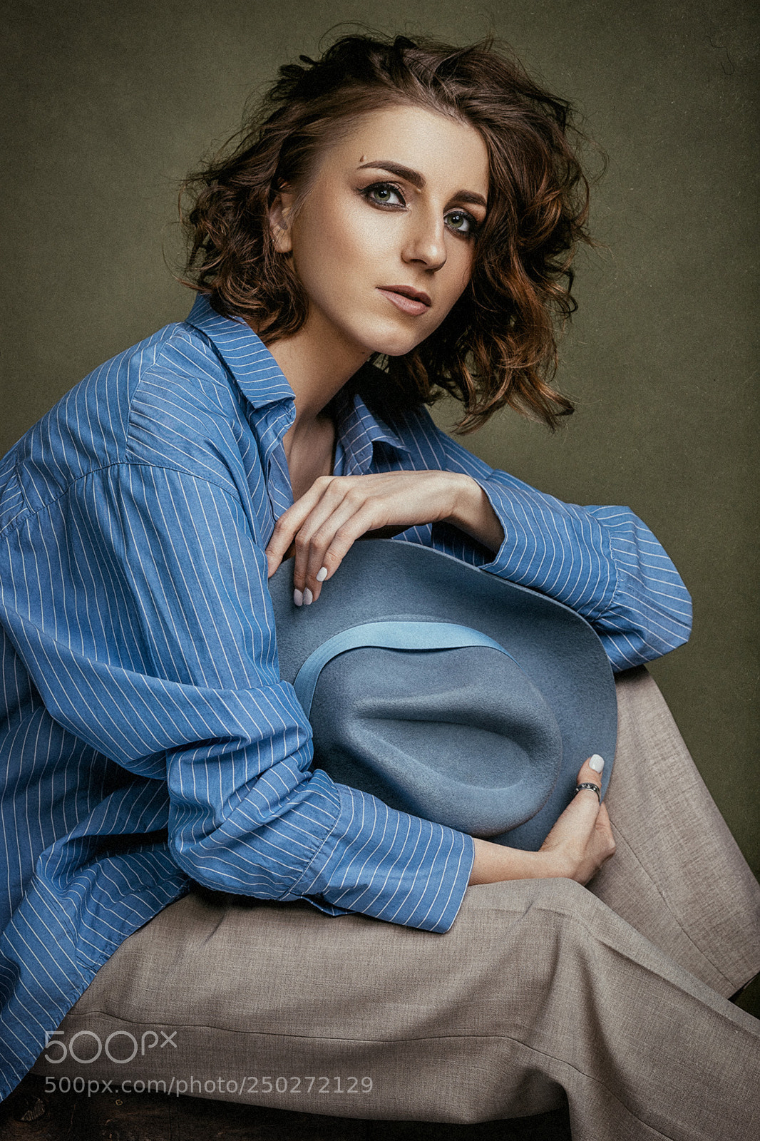 Canon EOS 6D Mark II sample photo. Portrait of the singer photography