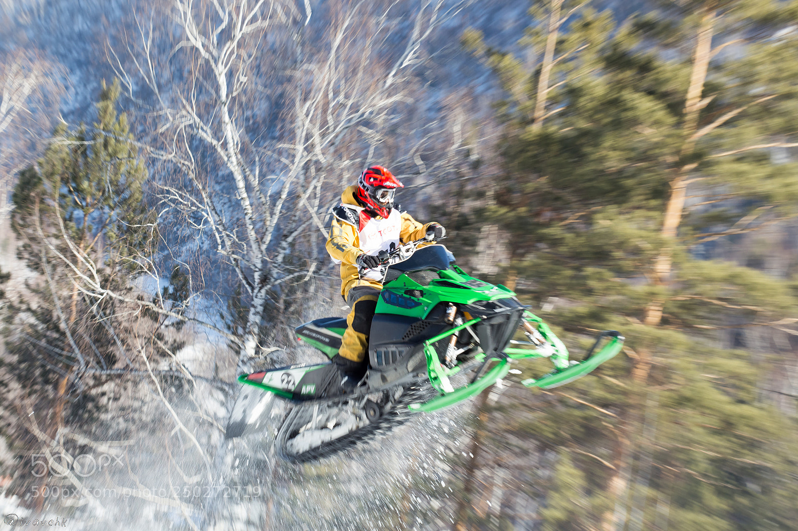 Canon EOS 650D (EOS Rebel T4i / EOS Kiss X6i) sample photo. Snowmobile in air photography