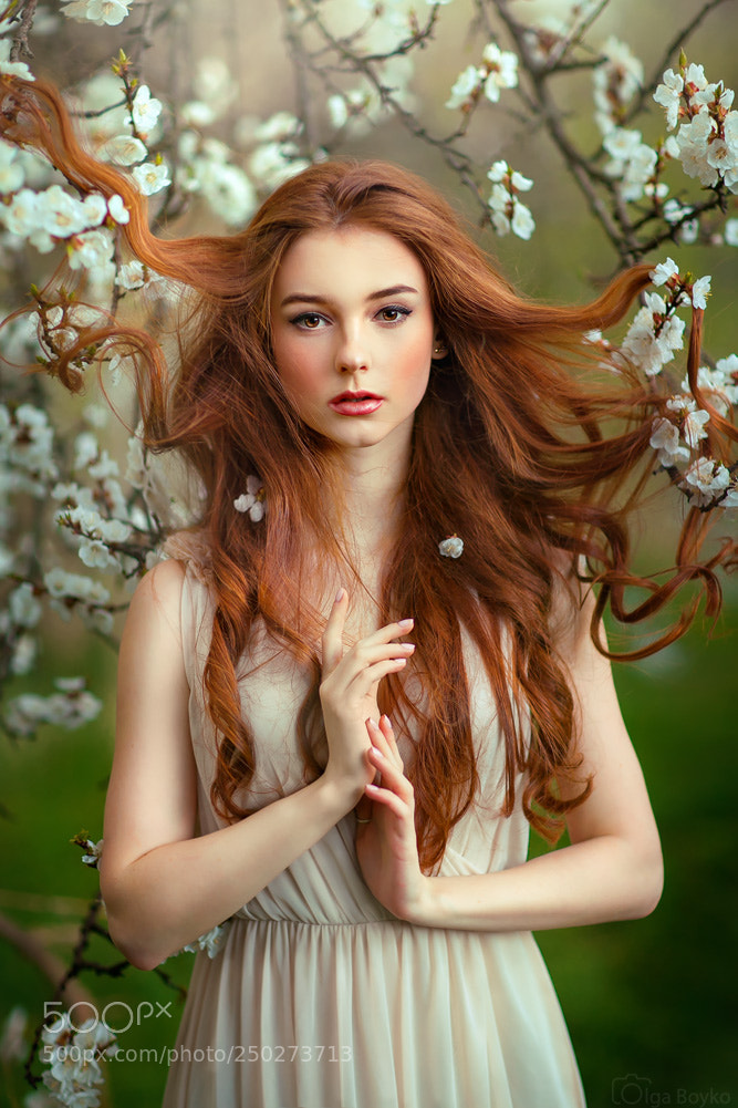 Canon EOS 5D Mark II sample photo. Lady spring photography