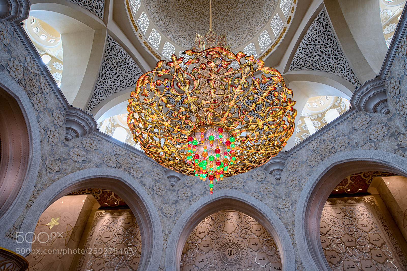 Canon EOS 6D Mark II sample photo. Chandelier in sheikh zayed photography