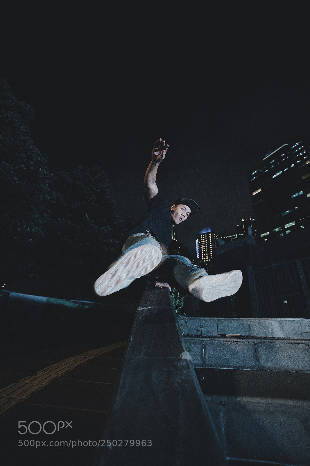 Sony a7R III sample photo. Just run and jump photography