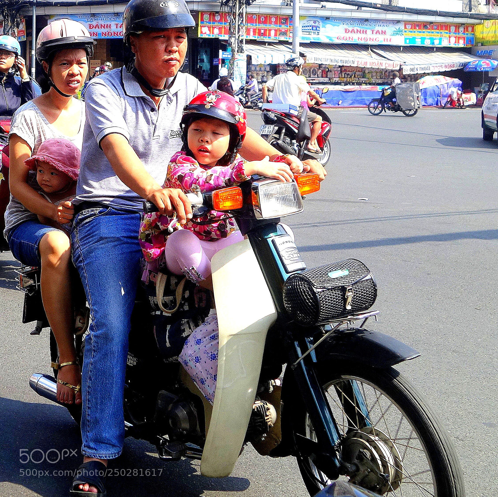 Sony Cyber-shot DSC-RX100 II sample photo. Mekong lot () photography