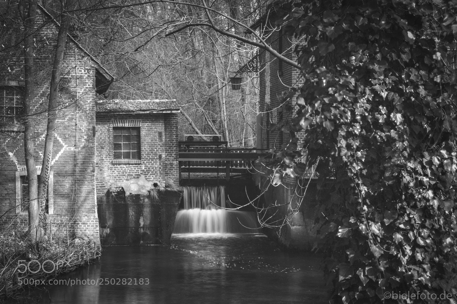 Fujifilm X-T20 sample photo. Old water mill photography
