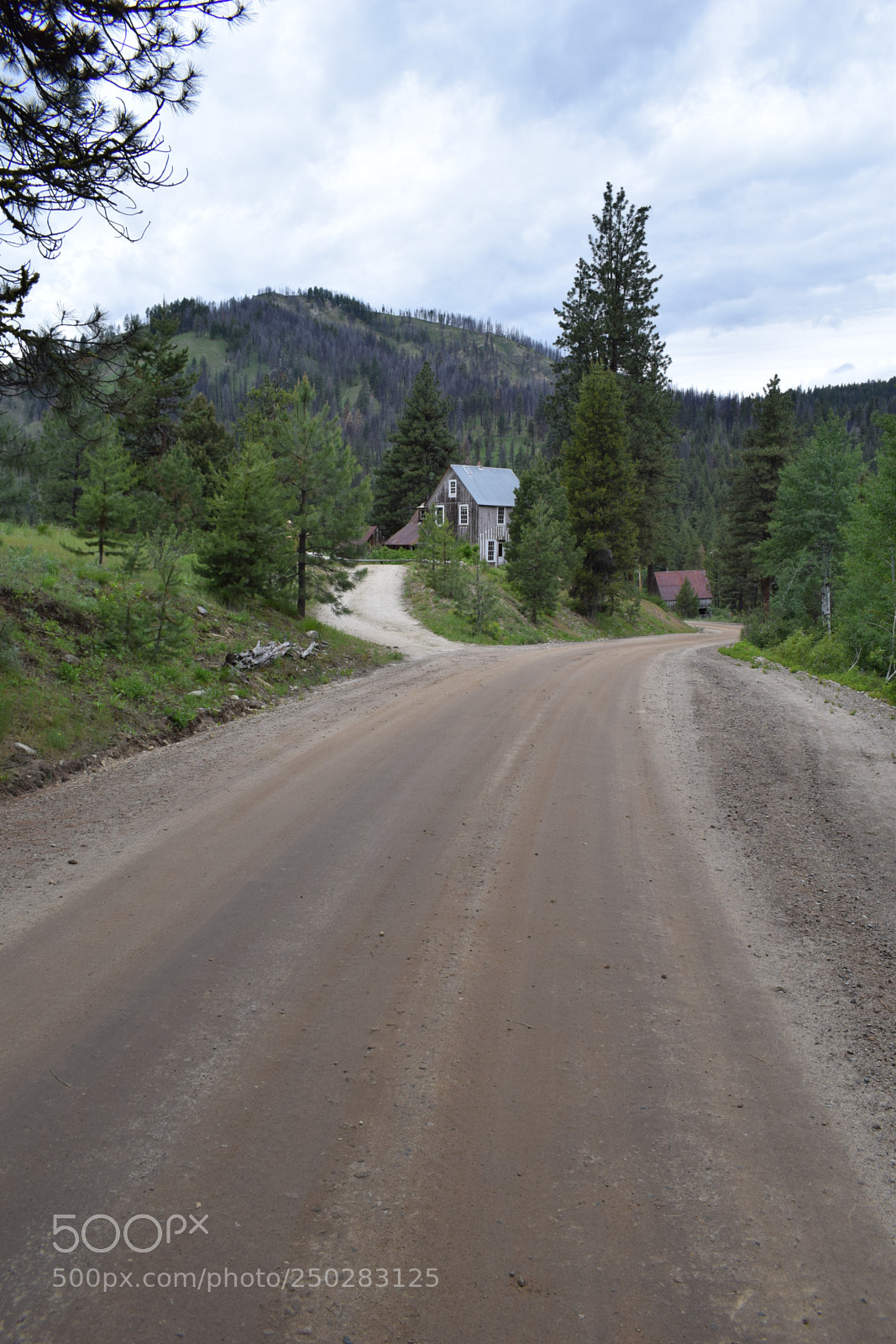 Nikon D5300 sample photo. Leaving what little town photography