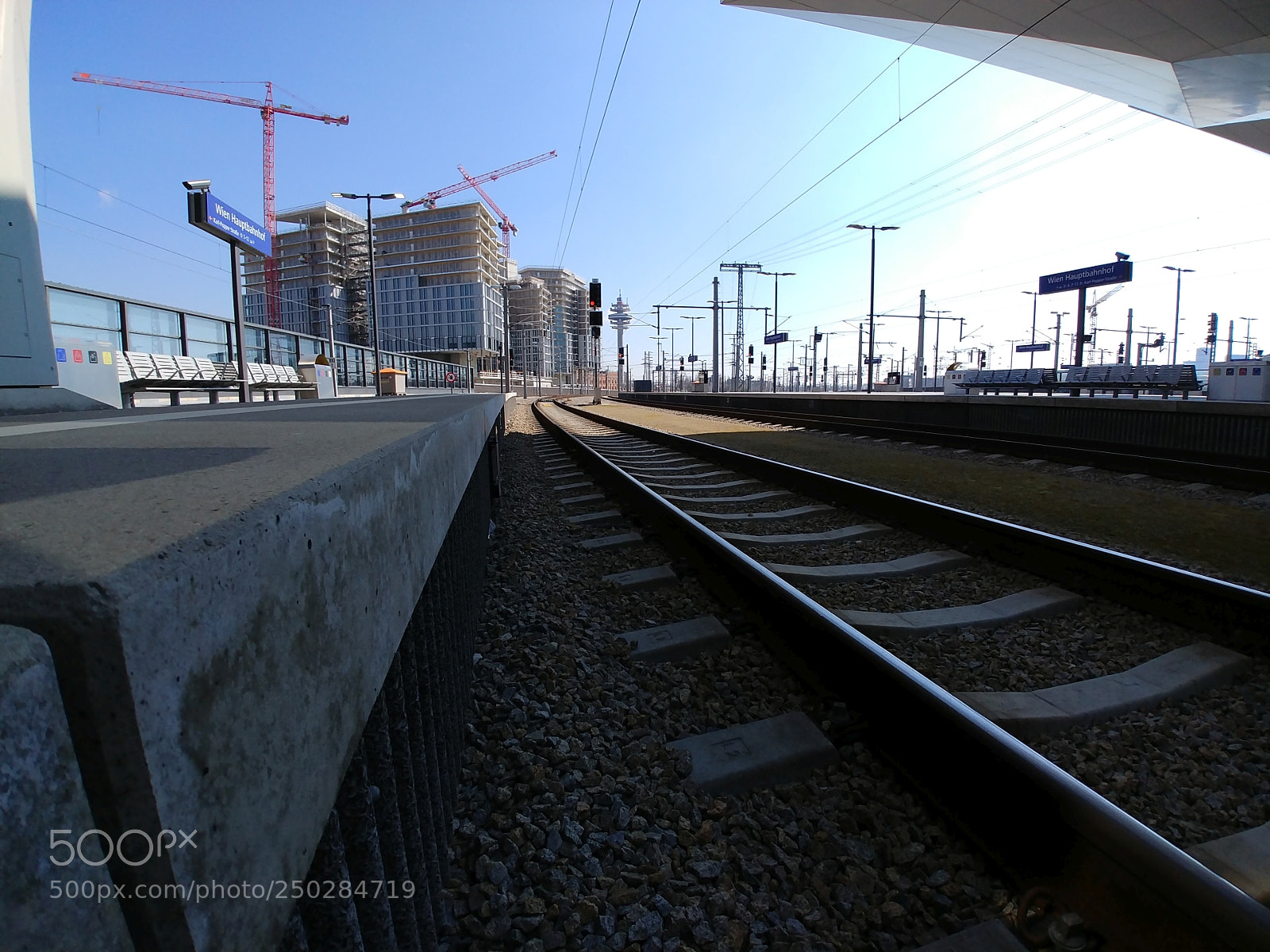LG G6 sample photo. Hauptbahnhof wien photography
