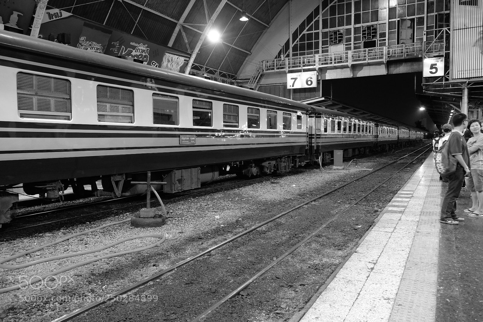 Fujifilm X-T10 sample photo. Hua lumphong station photography