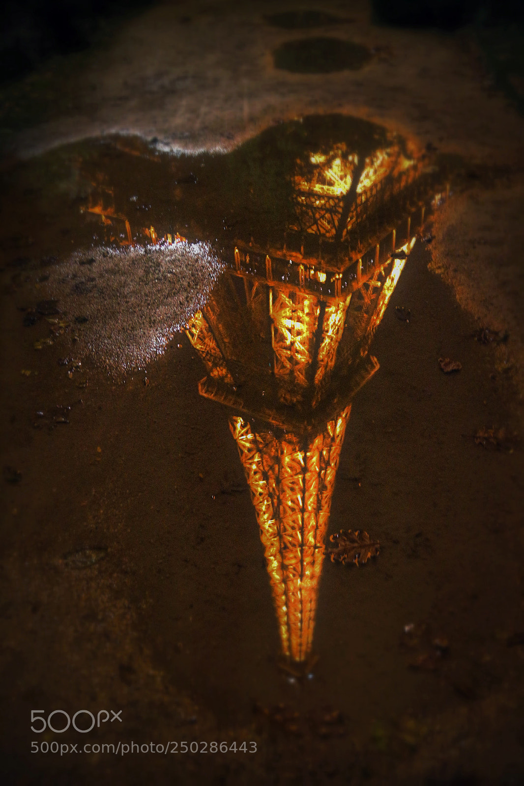 Canon EOS 100D (EOS Rebel SL1 / EOS Kiss X7) sample photo. Paris upside down .... photography