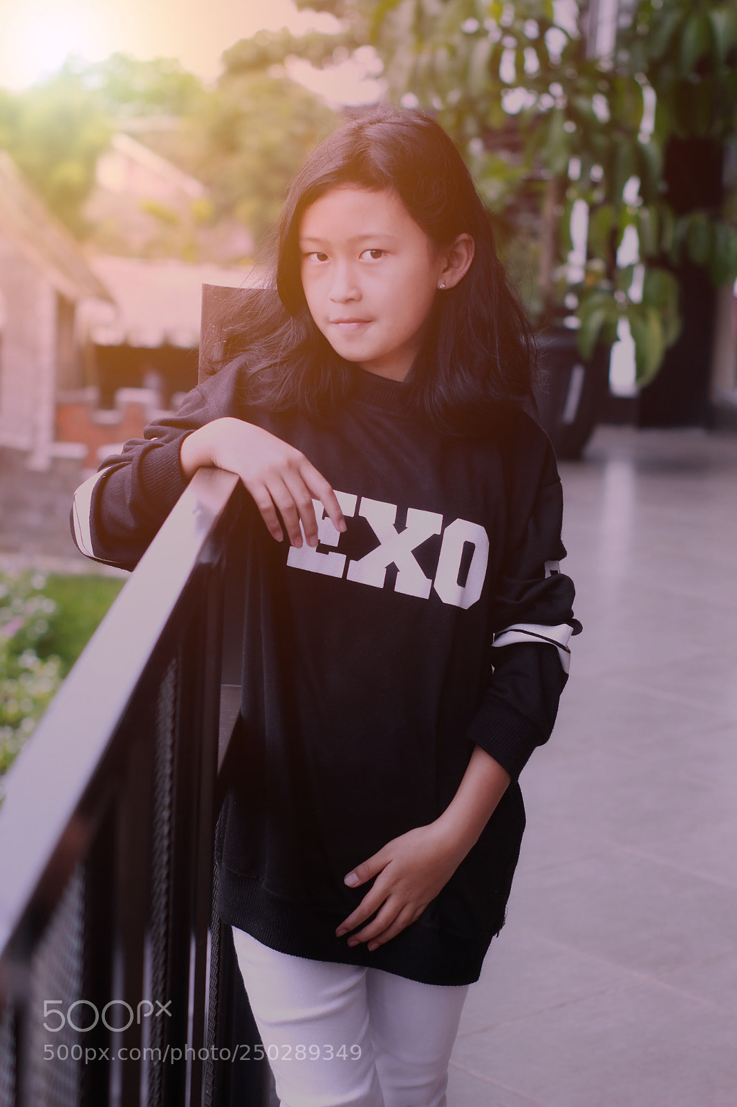 Canon EOS 1300D (EOS Rebel T6 / EOS Kiss X80) sample photo. Little girl photography