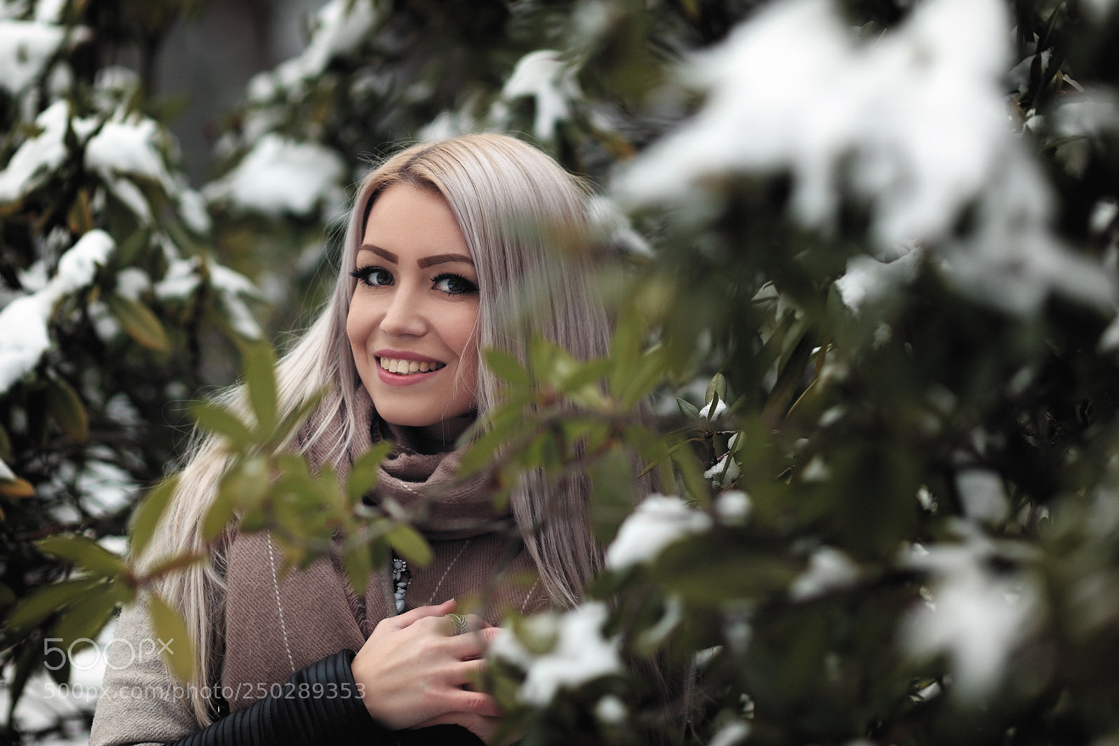 Canon EOS 5D Mark II sample photo. Niki photography