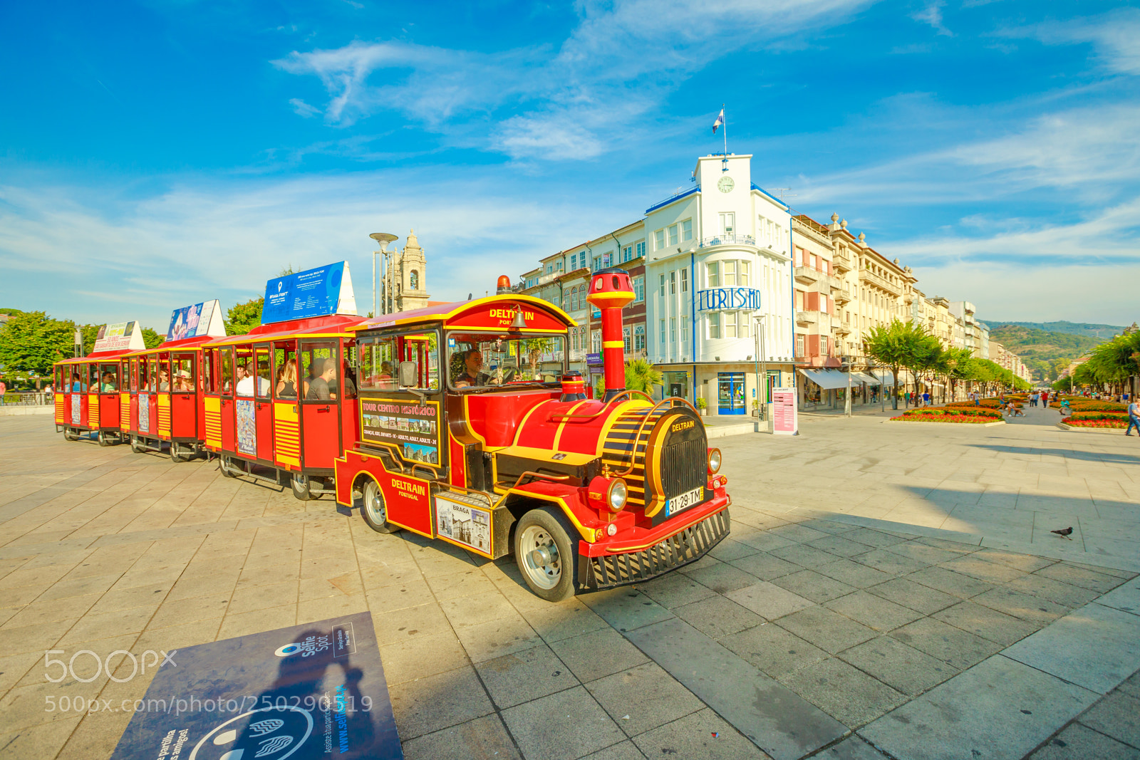 Canon EOS 5D Mark IV sample photo. Tourist train in republic photography