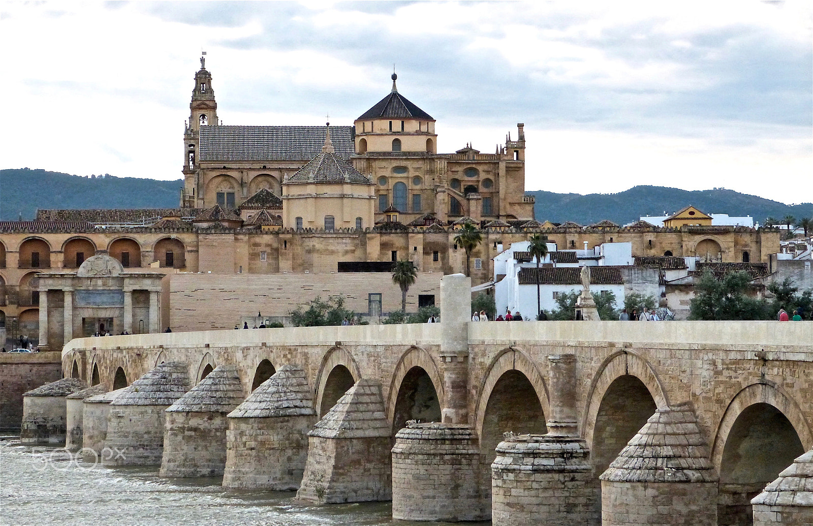 Panasonic Lumix DMC-FZ47 (Lumix DMC-FZ48) sample photo. The cathedral of cordoba photography